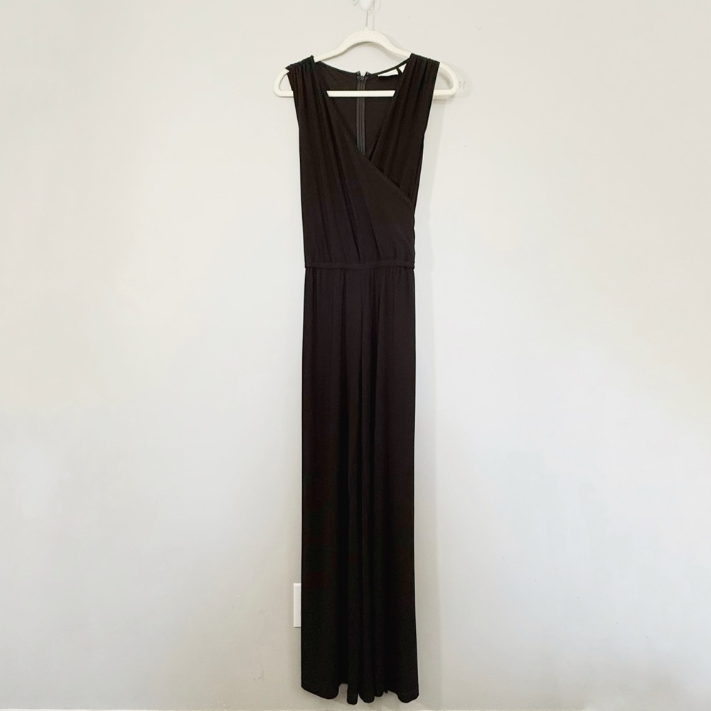 Chico’s Tie Waist Jumpsuit Wide Leg Size 3 Black Sleeveless V-neck Surplice US16